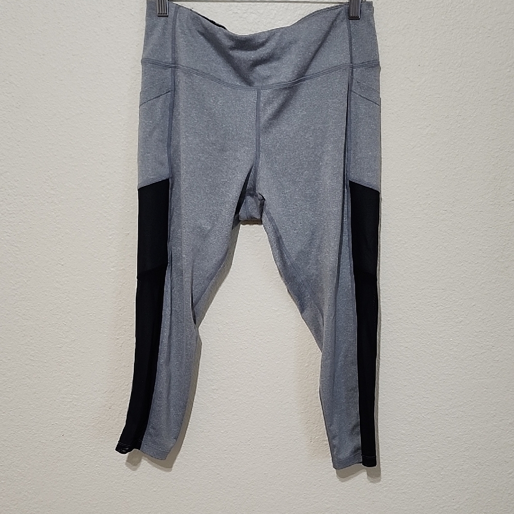 BCBGMaxAzria Black and Gray Leggings Athletic Style